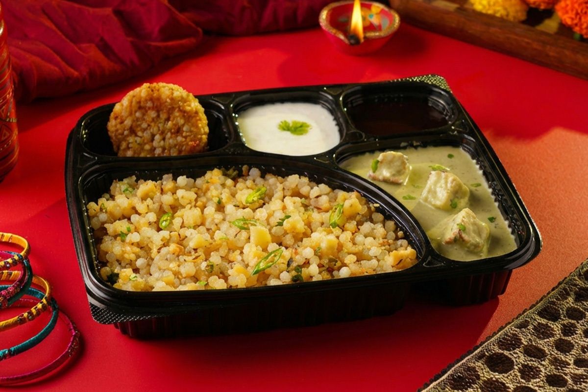 Hariyali Malai Paneer & Sabudana Vada Bhoj Thali