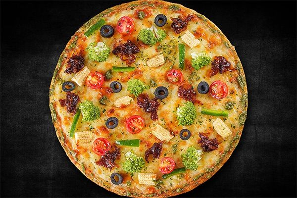 Pesto Veg Paradiso Medium Pizza (Serves 2)