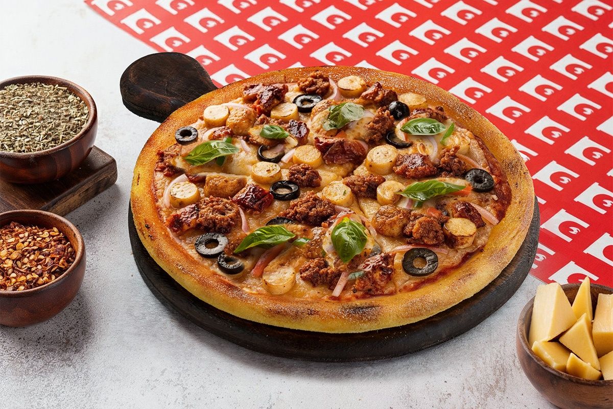 Chicken Maximus Pizza