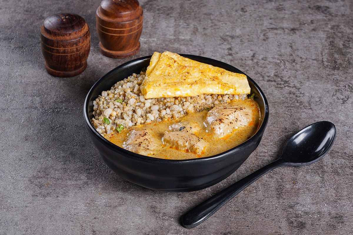 Mughlai Grilled Chicken Supergrain Bowl With Omelette