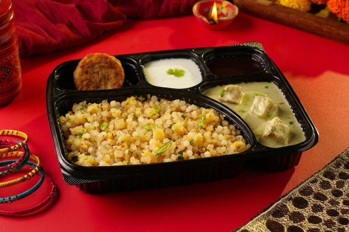 Hariyali Malai Paneer & Upwas Aloo Pattice Bhoj Thali