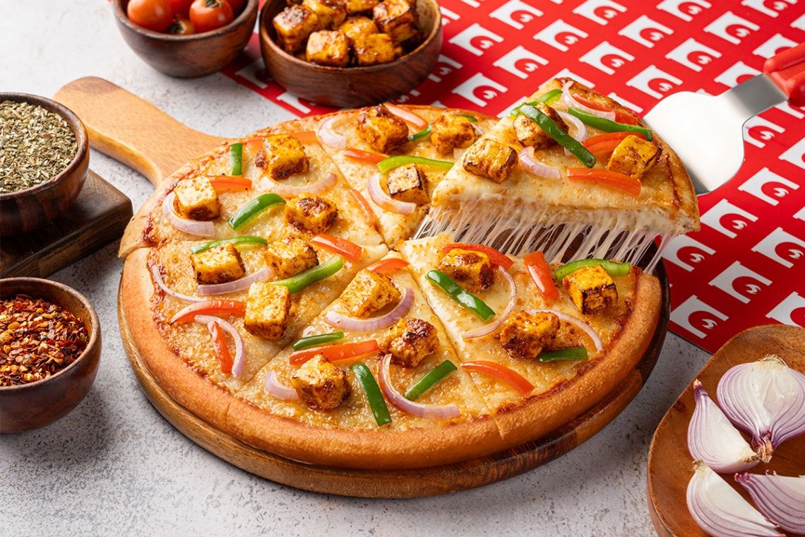Tandoori Paneer Tikka Pizza