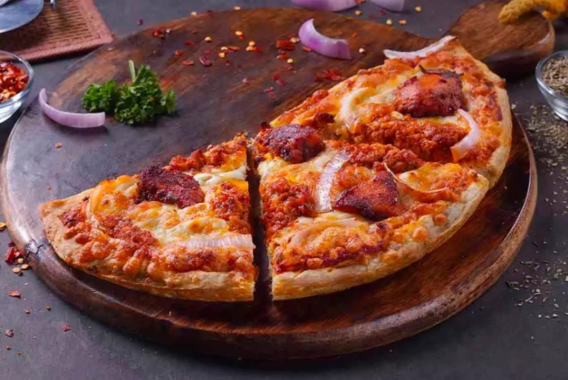 Chicken Kheema, Tikka & Tandoori Cheese Semizza (Half Pizza)