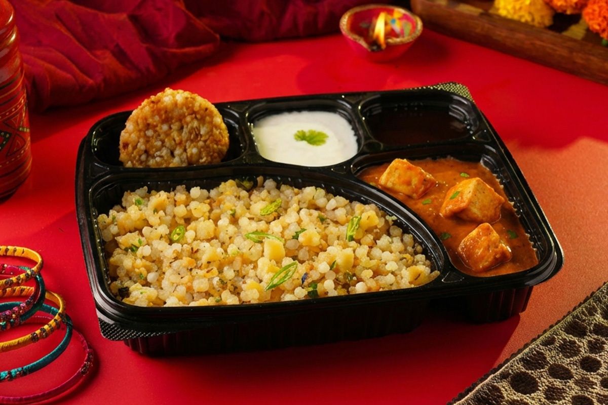 Paneer Makhmali & Sabudana Vada Bhoj Thali