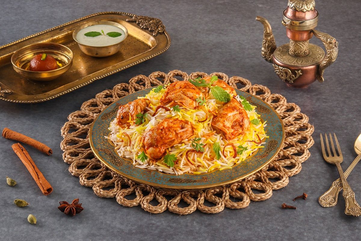 Murgh Tikka Biryani (Chicken Tikka Dum Biryani - Serves 1)