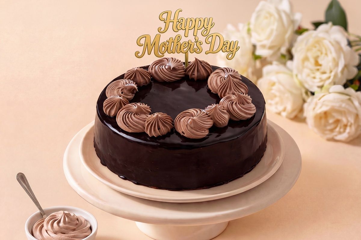 Mother's Day Special Chocolate Mousse Cake (Half Kg) (Eggless)