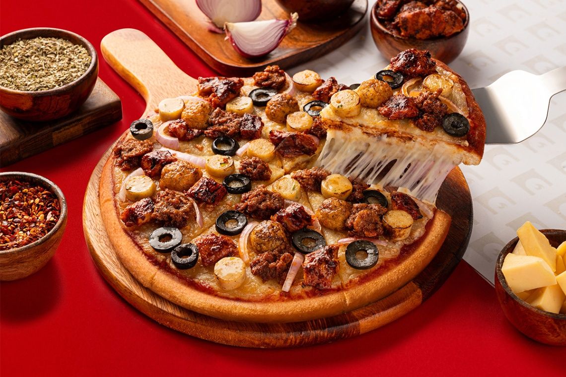 Chicken Maximus Pizza