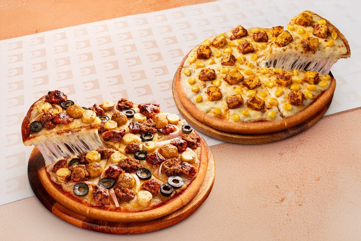 1 Medium Veg & 1 Non Veg Pizza