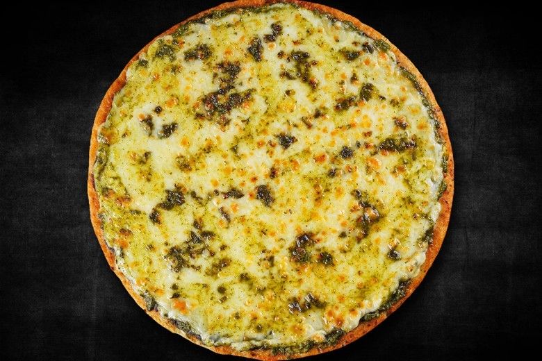Pesto Margherita Paradiso Medium Pizza (Serves 2)