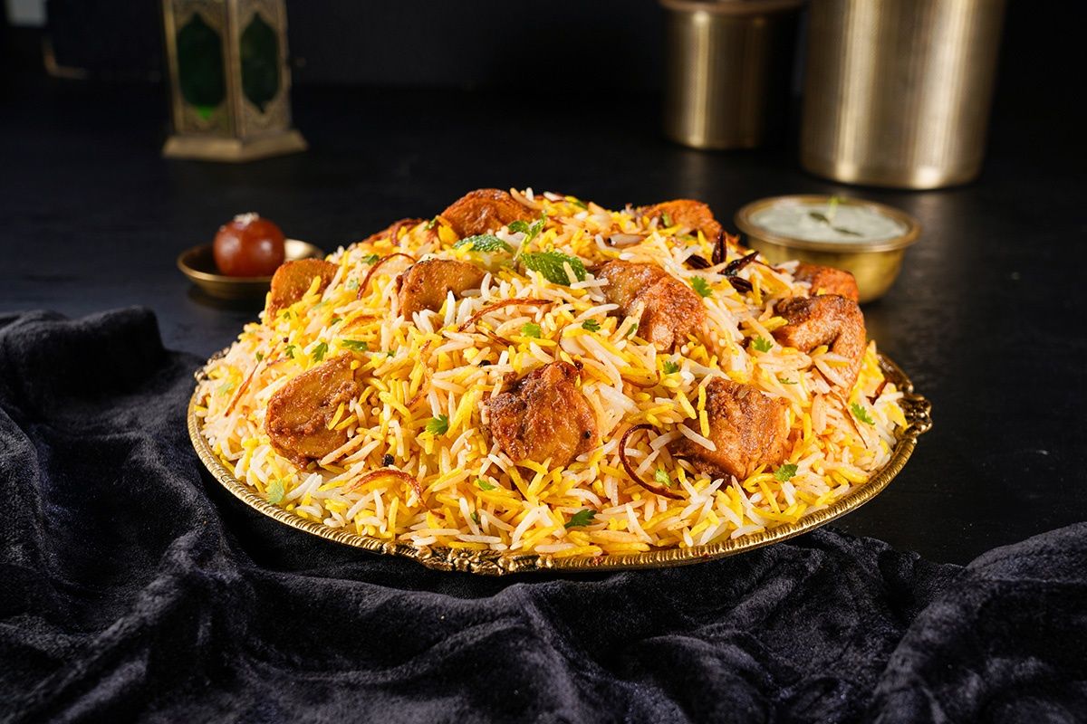 Lucknowi Nawazish-e-Zafrani Gosht Biryani (Zafrani-Mutton)(Mild Spicy)
