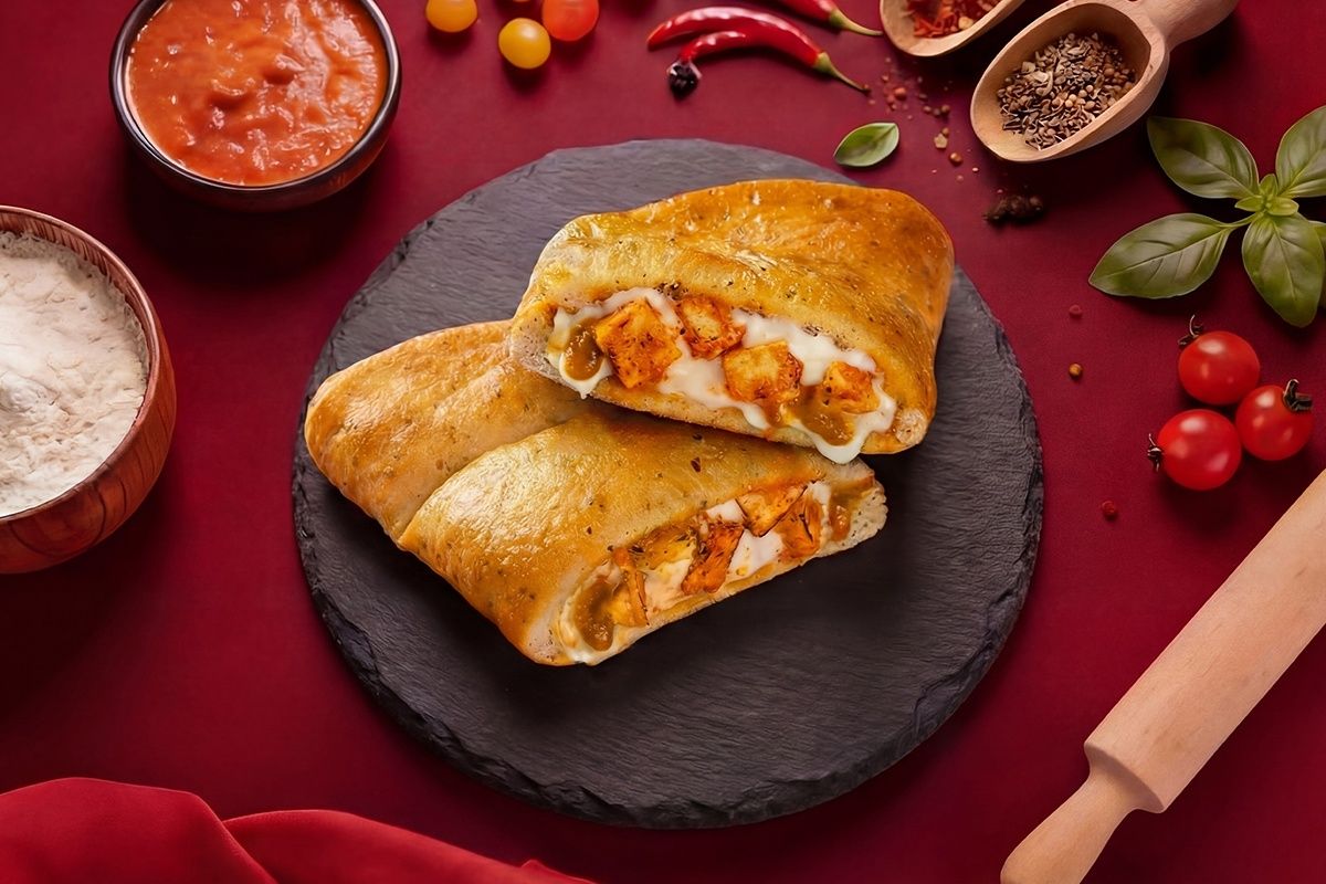 Makhani Paneer Tikka Garlic Bread